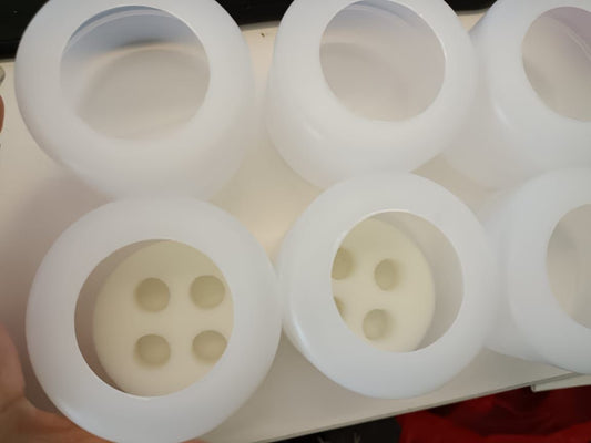 Water cups for shipping box or small cage